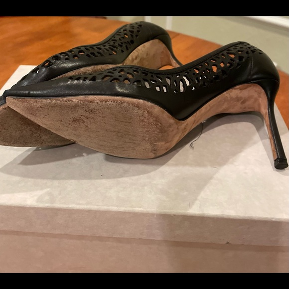 Black Jimmy Choo pumps in good condition. - Picture 6 of 7